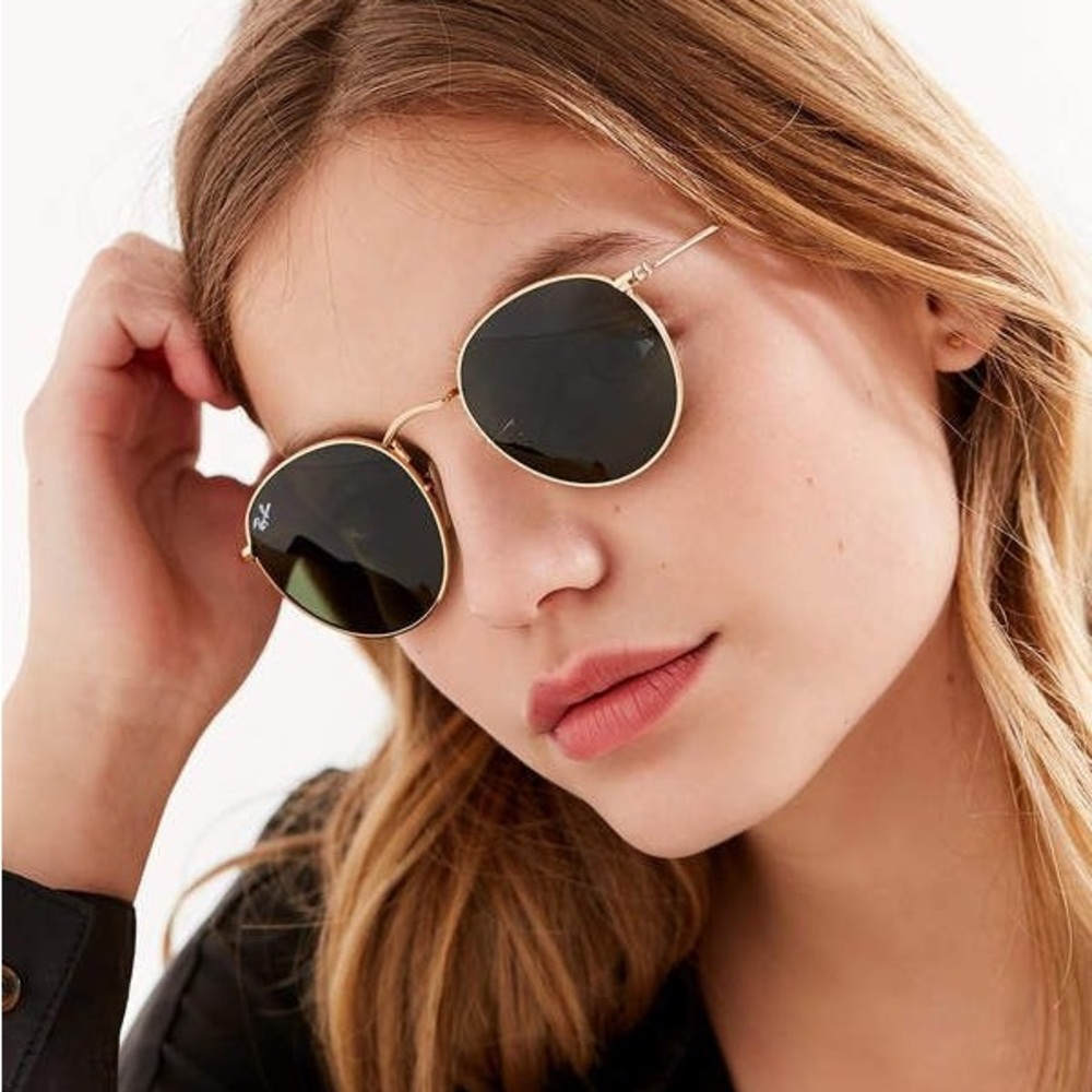 Round raybans with case